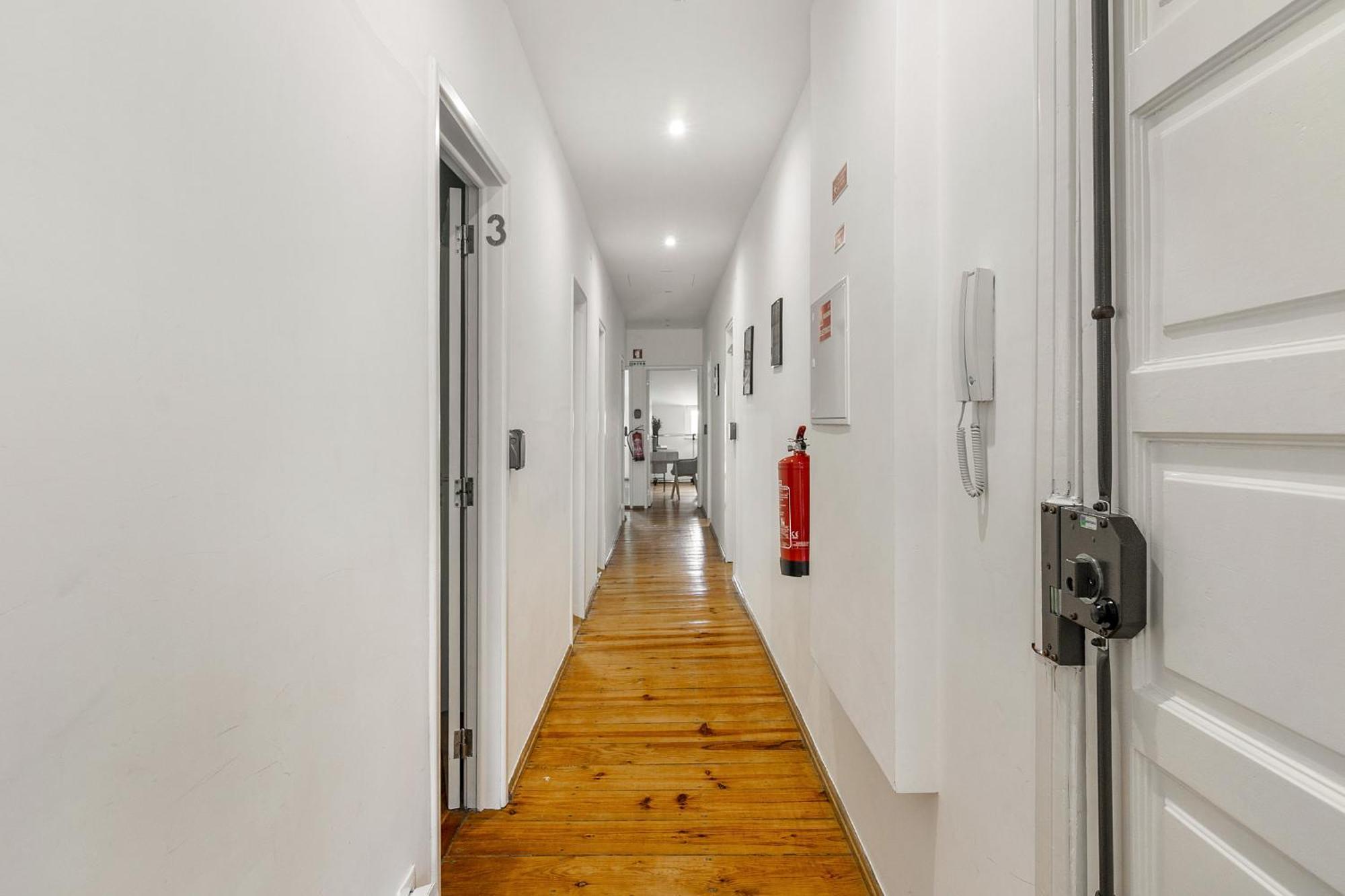 Whome Urban Tech Retreat, Modern Hubs For Remote Living Лісабон Екстер'єр фото