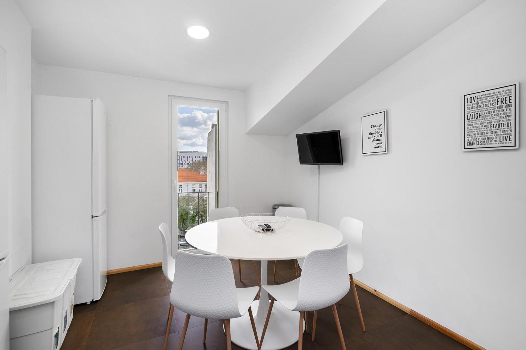 Whome Urban Tech Retreat, Modern Hubs For Remote Living Лісабон Екстер'єр фото