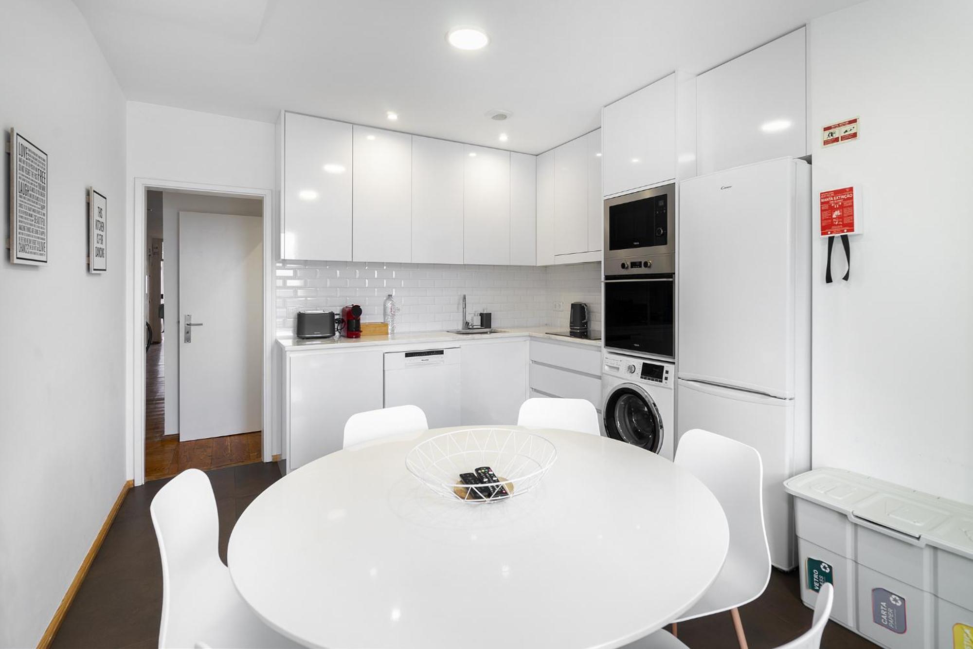 Whome Urban Tech Retreat, Modern Hubs For Remote Living Лісабон Екстер'єр фото